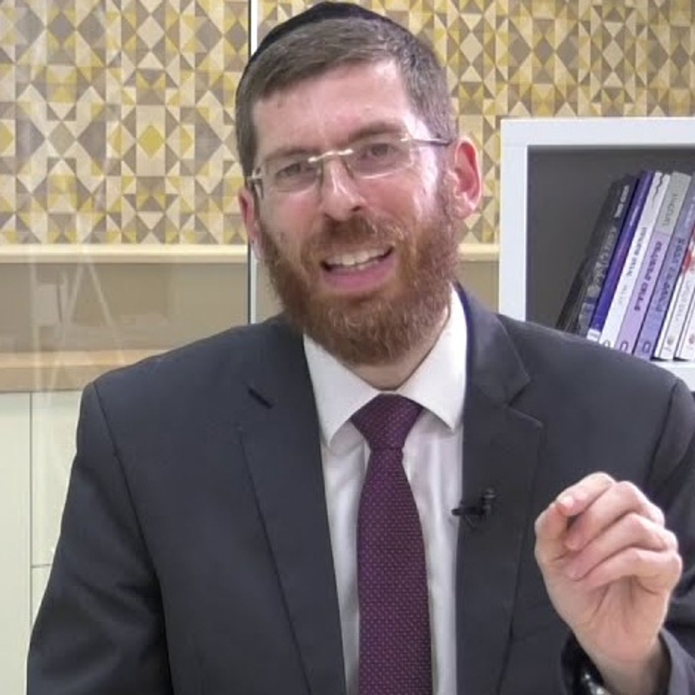 Evolving from Family to Nation-The Charedi Growth Arc is Apparent and Deeply Consequential with Dayan Yehoshua Pfeffer of the Iyun Institute