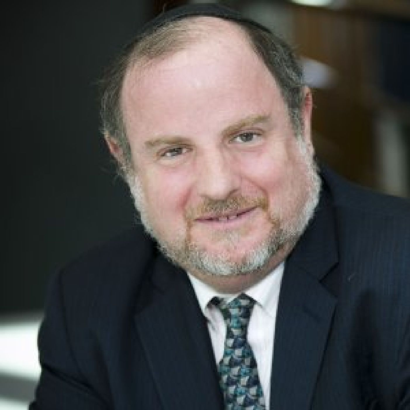 Shifting Standards-How Tzniyus and Kashrus Hanhagos properly differ between Eretz Yisroel and America -A discussion with Rabbi Michael J. Broyde