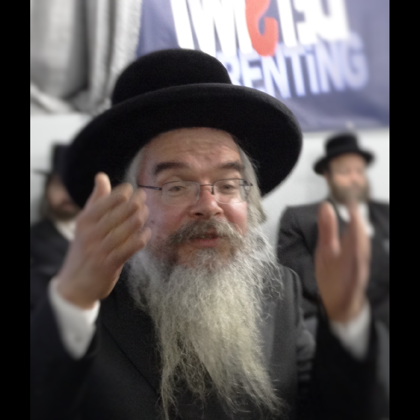 HaRav Avraham Chaim Shteinwurtzel shlyt"a (Yiddish) addresses the Asifa of Chassidishe Rabbunim