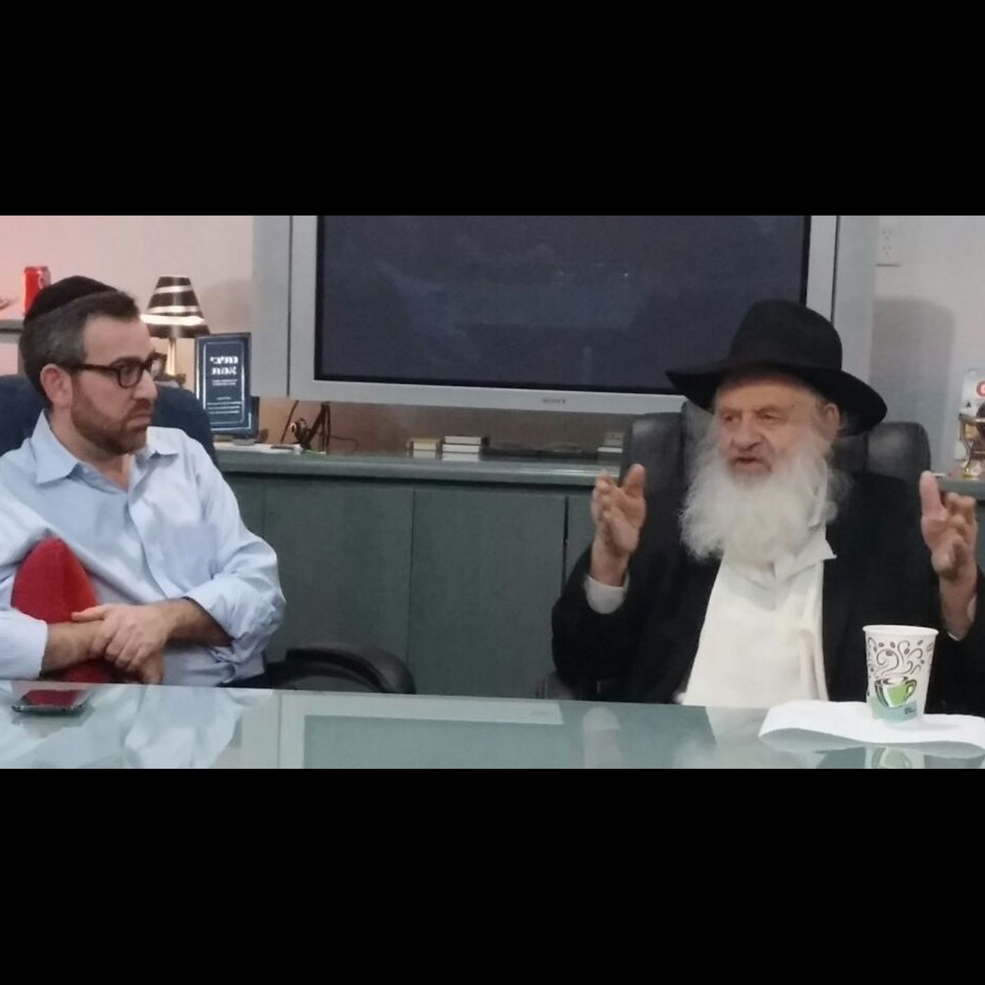 🔥🔥 ◾◾ לכבוד היארצייט של בעל ה"לשם שבו ואחלמה": הרב אורי זוהר זצ"ל והמקובל הרב יצחק עמנואל מלמדים מתורתו, למה רק אהבה מועילה לנשמות הדור איך ניתן לעזור לנשמות הדור האחרון לעשות בחירות טובות יותר? הרב אורי זוהר זצ"ל והרב המקובל יצחק עמנואל שליט"א מדברים על סוד הנשמות שנמצאות בתהום, וזקוקות לחבל שלנו כדי לעלות!