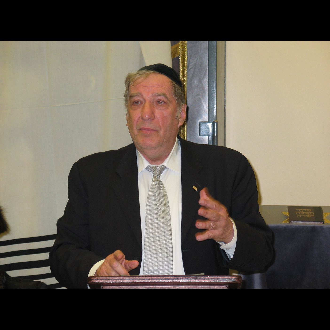 Rabbi YY tells an amaaazing story about: Rabbi Ronnie z"l - likovod his yurtzeit 